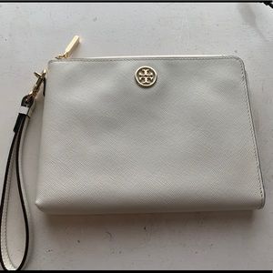 Tory Burch Robinson Large Wristlet